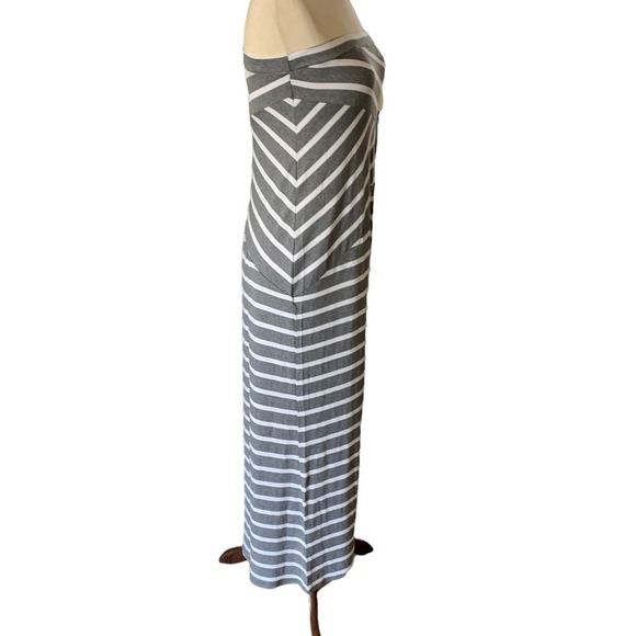 New LA Made strapless knit maxi dress. Gray and white stripe size medium - Picture 2 of 4